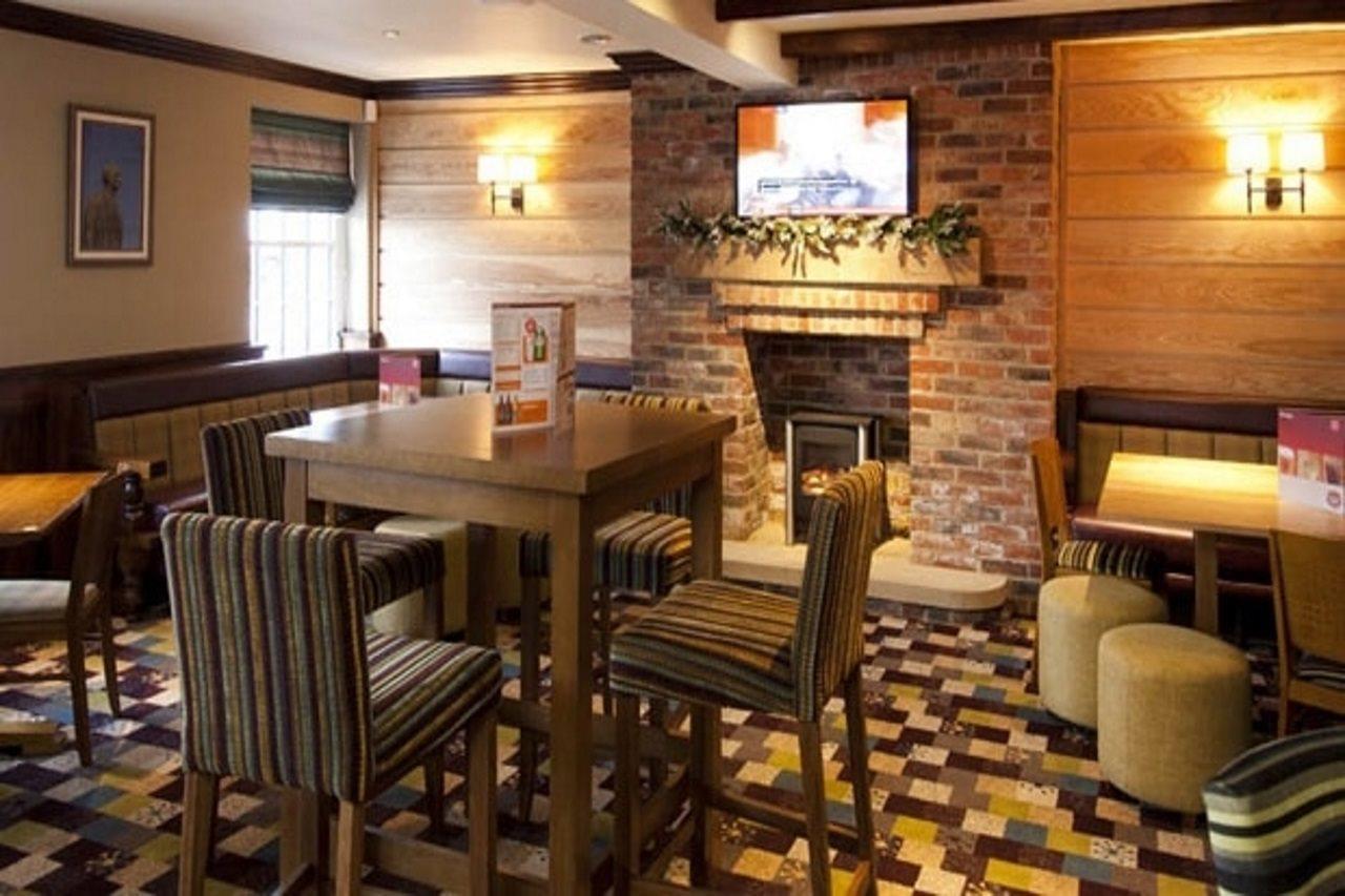 Premier Inn Aldershot Extérieur photo